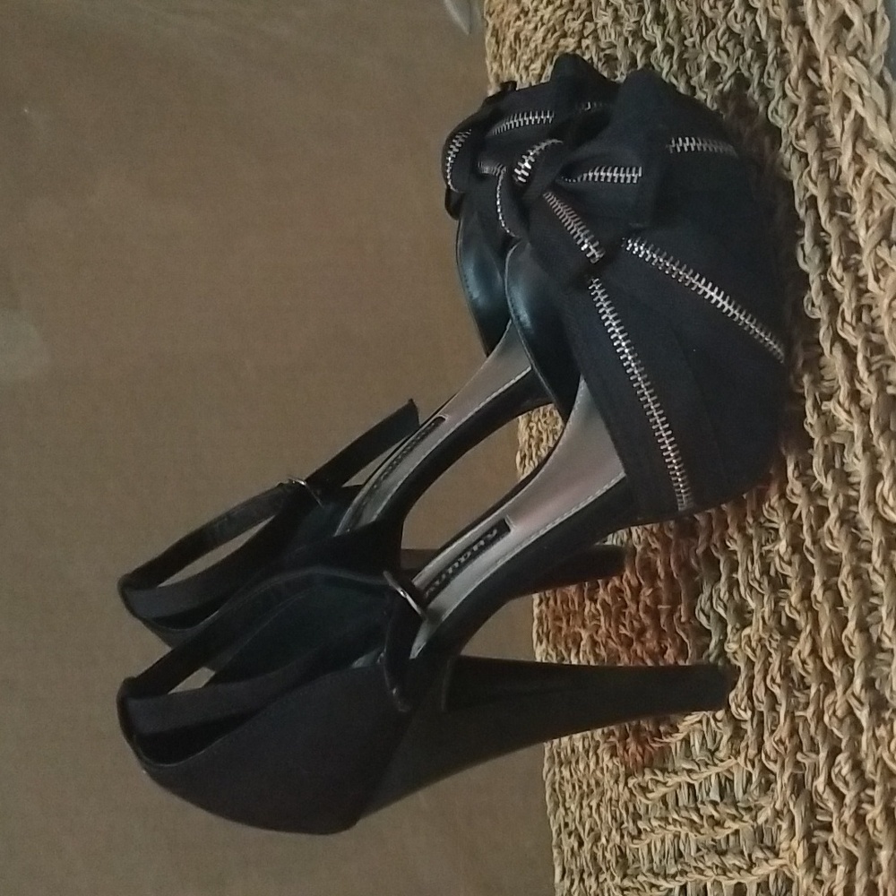 Chinese Laundry Black Zipper Design Size 8 Women's Shoes